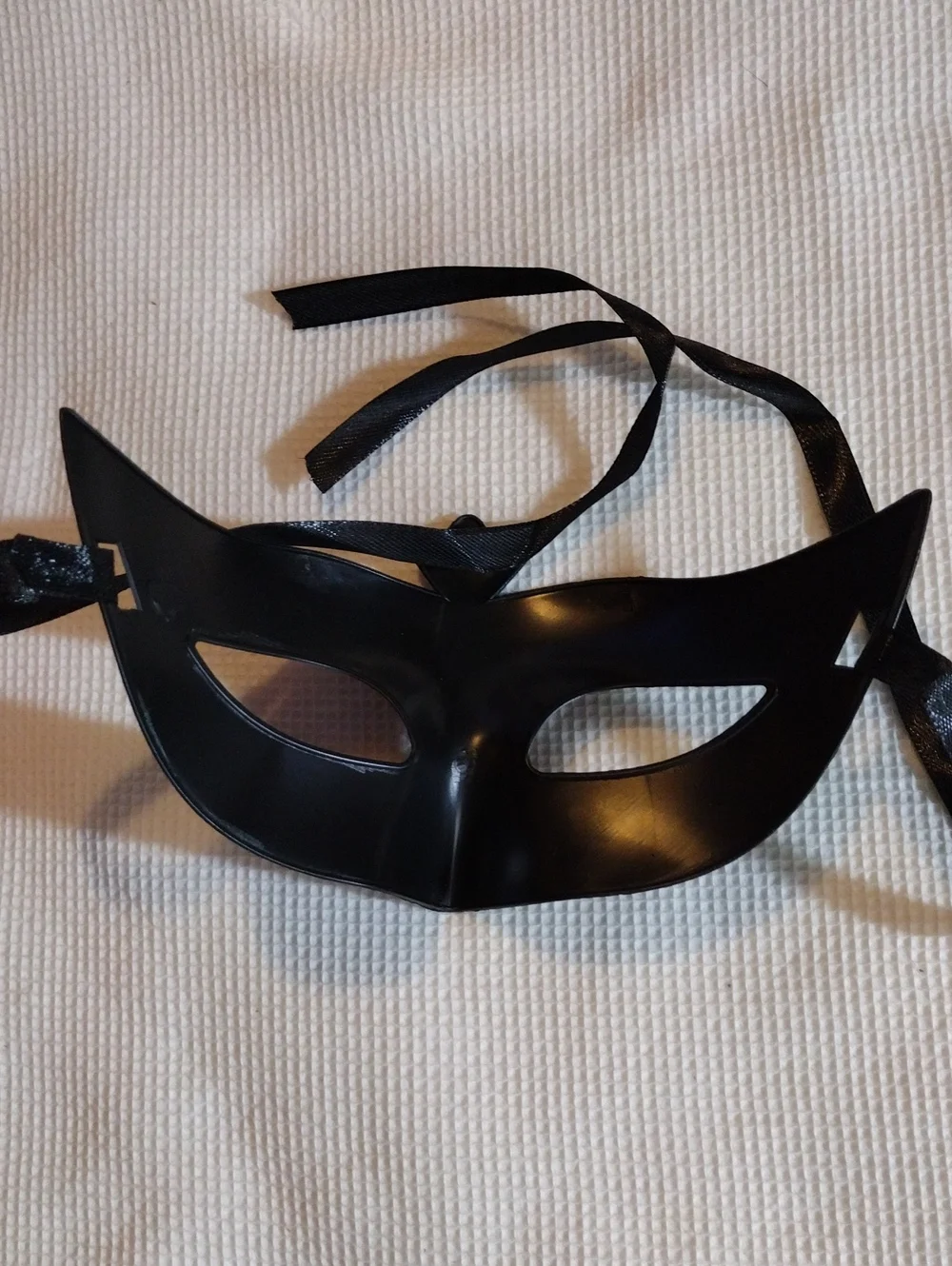 Black Plastic Cat Eye Masquerade Mask